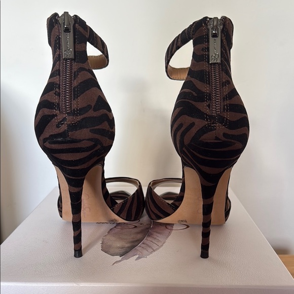 Jessica Simpson Black and Brown Women's Heels - Picture 3 of 6